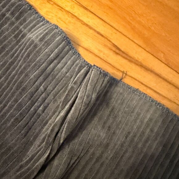 Women Aerie Ribbed Velvet Pull On Flare Pants in Silver Gray Size Medium Long - Picture 9 of 9